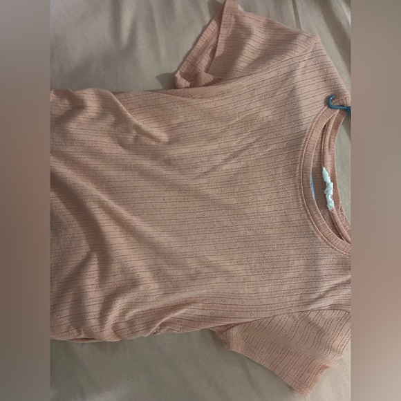 Tops - Picture 5 of 8